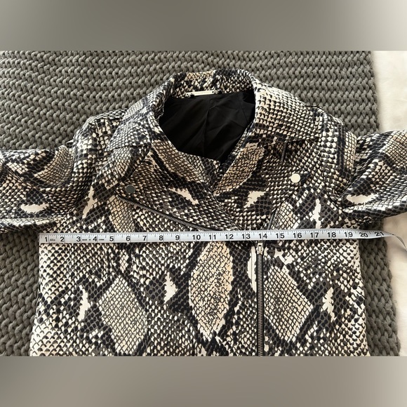 Diane Von Furstenberg Women’s 10 Snake Print Wool & Silk Long Jacket Coat - Picture 12 of 14